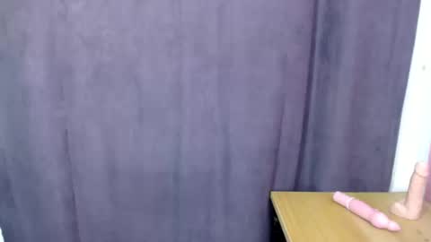 Snapshot of flirtangel93 chatting on 10-18-25, 07:03 Angel online show from 10-18-25, 07:03