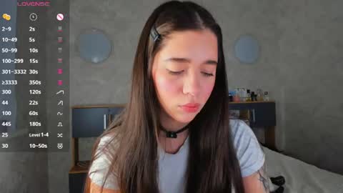 Snapshot of flirtykitty_ chatting on 06-22-26, 03:19 Emely online show from 06-22-26, 03:19
