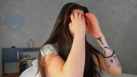 Snapshot of flirtykitty_ chatting on 07-07-26, 04:26 Emely online show from 07-07-26, 04:26