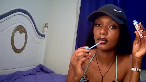 Snapshot of flirtyy_sheery chatting on 02-17-25, 04:09 sheery online show from 02-17-25, 04:09