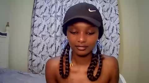 Snapshot of flirtyy_sheery chatting on 03-09-25, 03:38 sheery online show from 03-09-25, 03:38