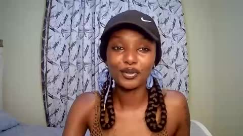 Snapshot of flirtyy_sheery chatting on 03-10-25, 03:01 sheery online show from 03-10-25, 03:01