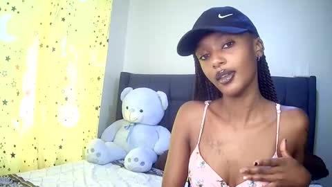 Snapshot of flirtyy_sheery chatting on 09-25-25, 07:23 sheery online show from 09-25-25, 07:23
