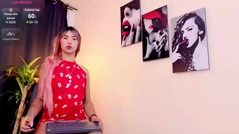 flor_gil online show from 11-27-25, 04:03