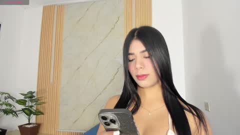 Snapshot of flor_herrera1 chatting on 05-14-26, 02:51 online show from 05-14-26, 02:51