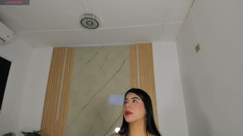 Snapshot of flor_herrera1 chatting on 05-24-26, 04:28 online show from 05-24-26, 04:28