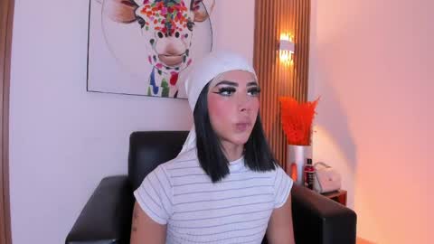 Snapshot of flor_pink chatting on 04-29-26, 03:54 Flor online show from 04-29-26, 03:54
