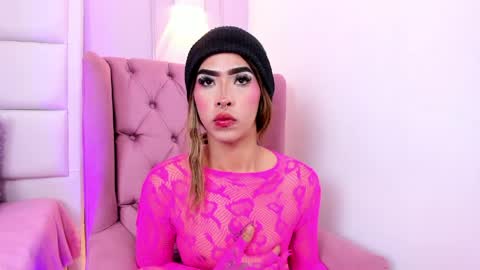 Snapshot of flor_pink chatting on 05-21-26, 04:52 Flor online show from 05-21-26, 04:52