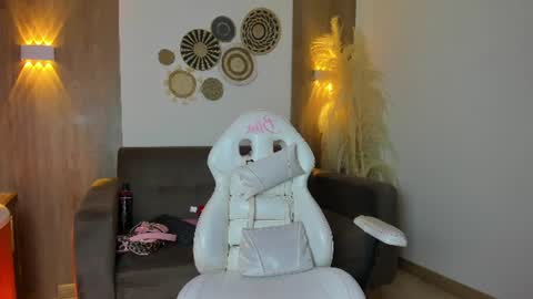 Snapshot of flor_pink chatting on 07-09-26, 04:16 Flor online show from 07-09-26, 04:16