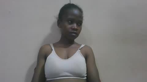 Snapshot of flora48230522373 chatting on 04-20-26, 06:27 flora48230522373 online show from 04-20-26, 06:27