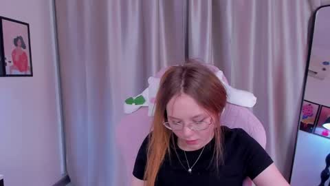 Snapshot of floralarsson chatting on 05-08-26, 04:23 hey there guys im Flora no not the one from WInx. But I love magical stuff and especially I love nature. I dont know I thin online show from 05-08-26, 04:23