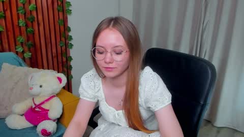Snapshot of floralarsson chatting on 05-14-26, 03:52 hey there guys im Flora no not the one from WInx. But I love magical stuff and especially I love nature. I dont know I thin online show from 05-14-26, 03:52