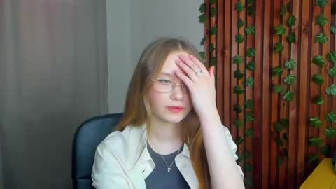 Snapshot of floralarsson chatting on 05-27-26, 03:36 hey there guys im Flora no not the one from WInx. But I love magical stuff and especially I love nature. I dont know I thin online show from 05-27-26, 03:36