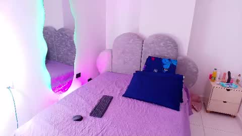 Flordecayena  online show from 06-10-26, 03:07