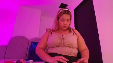 Flordecayena  online show from 07-13-26, 03:09