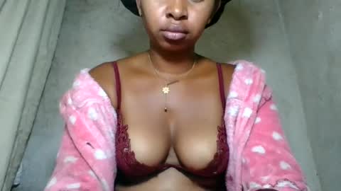 Snapshot of florencia011 chatting on 06-21-26, 07:49 florencia011 online show from 06-21-26, 07:49