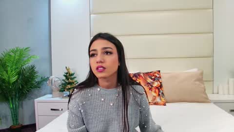 Snapshot of florentina2004 chatting on 12-27-24, 10:37 Vanessa online show from 12-27-24, 10:37