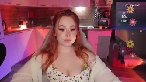 Snapshot of flower_camellia chatting on 12-17-24, 11:59 Camelia online show from 12-17-24, 11:59