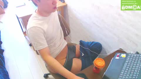 Snapshot of flowerbox chatting on 03-09-25, 02:07 flowerbox online show from 03-09-25, 02:07