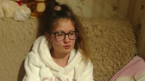 Snapshot of flowercandydoll chatting on 12-15-24, 09:42 say meow and send tip  online show from 12-15-24, 09:42