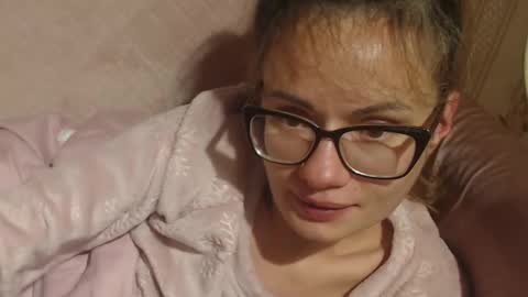 Snapshot of flowercandydoll13 chatting on 10-22-25, 06:29 say meow and send tip online show from 10-22-25, 06:29