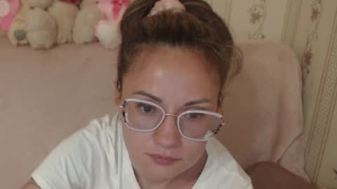 Snapshot of flowercandydoll1313 chatting on 06-23-26, 08:18 say meow and send tip online show from 06-23-26, 08:18