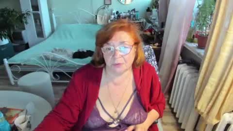 Snapshot of flowerlover8 chatting on 06-25-26, 06:56 Flowerlower online show from 06-25-26, 06:56