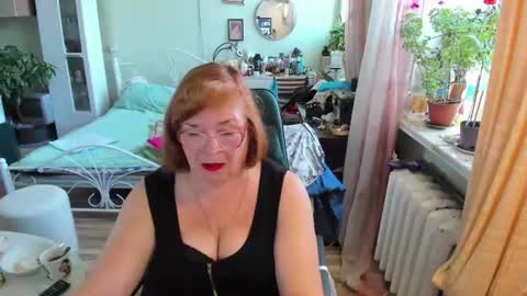 Snapshot of flowerlover8 chatting on 07-11-26, 07:55 Flowerlower online show from 07-11-26, 07:55