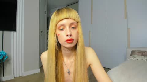 Snapshot of flowerofsin2001 chatting on 05-05-26, 04:48 Flower online show from 05-05-26, 04:48