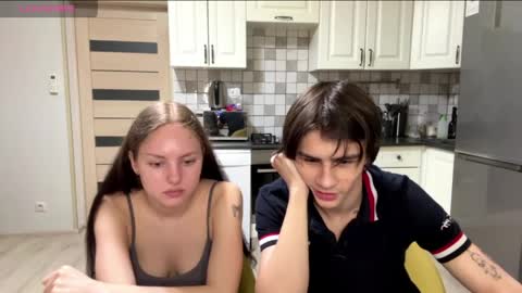 flowerscouple online show from 03-26-26, 10:15