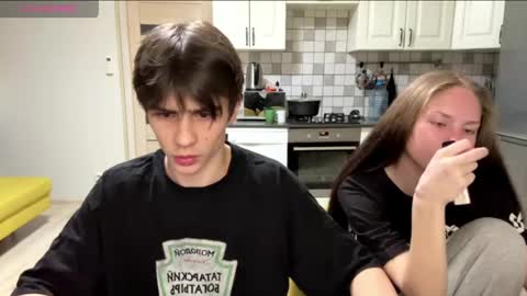 flowerscouple online show from 04-16-26, 10:12