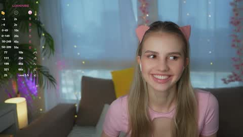 Adeline online show from 12-25-24, 08:40