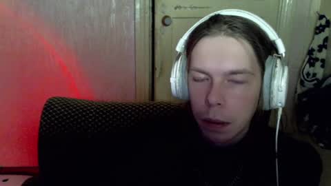 Snapshot of fluffy_boney chatting on 12-09-24, 07:29 Alexey online show from 12-09-24, 07:29