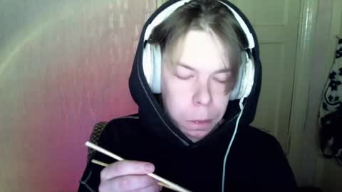 Snapshot of fluffy_boney chatting on 01-07-25, 03:35 Alexey online show from 01-07-25, 03:35