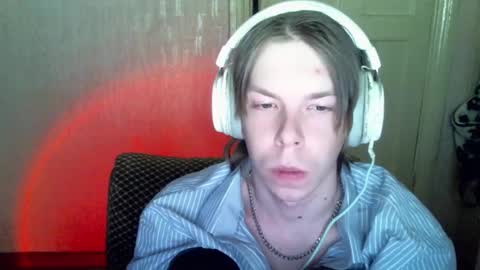 Snapshot of fluffy_boney chatting on 01-08-25, 12:26 Alexey online show from 01-08-25, 12:26