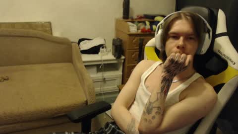 Snapshot of fluffy_boney chatting on 01-27-25, 09:11 Alexey online show from 01-27-25, 09:11