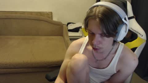 Snapshot of fluffy_boney chatting on 01-28-25, 06:38 Alexey online show from 01-28-25, 06:38