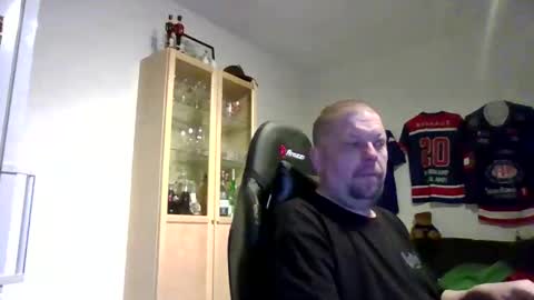 fluffy_espen online show from 03-17-26, 05:33