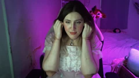 Snapshot of fluxsux chatting on 09-15-25, 01:55 Flux online show from 09-15-25, 01:55