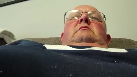 Snapshot of focusfuker chatting on 05-06-26, 01:27 focusfuker online show from 05-06-26, 01:27