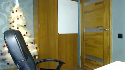 Molli  Ready for any play with you. Hottest show in pvt  Help a student earn big tokens  online show from 12-25-24, 04:11