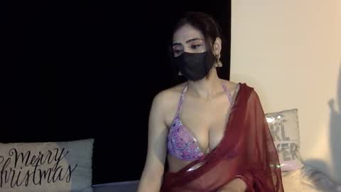 Snapshot of fogbunny chatting on 12-23-24, 11:28 Fogbunny online show from 12-23-24, 11:28