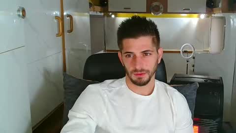 independent model online show from 10-25-25, 04:57