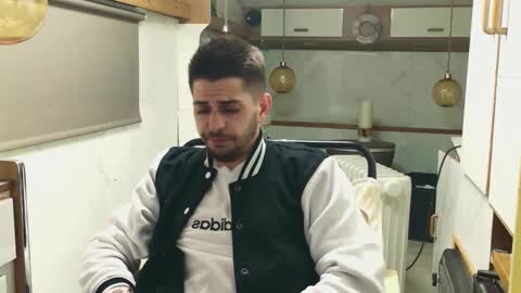 independent model online show from 03-18-26, 07:50