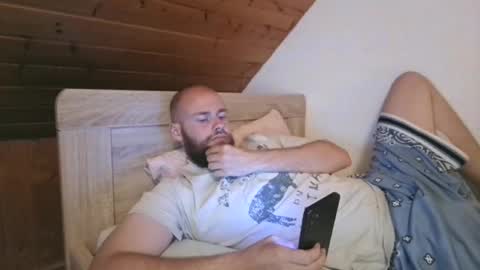 Snapshot of foniks96 chatting on 06-08-26, 06:52 Martin Grob online show from 06-08-26, 06:52