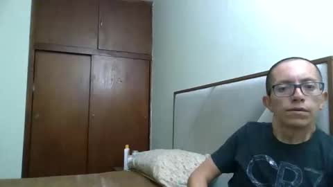 fonzi_flores online show from 11-22-25, 12:26