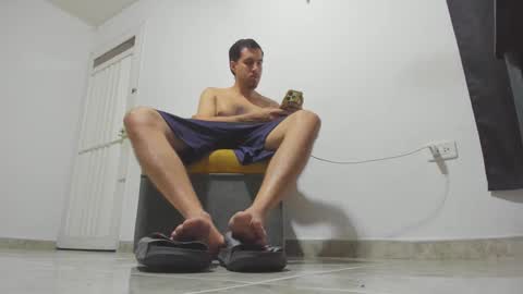 foot_master777 online show from 02-05-25, 01:15