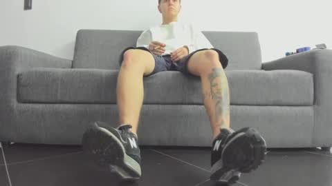 foot_master777 online show from 02-13-25, 04:22