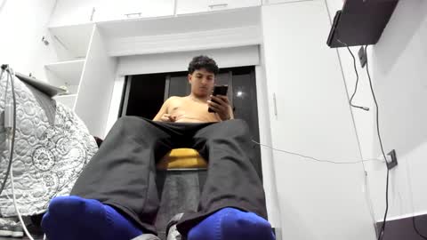 foot_master777 online show from 09-24-25, 02:59