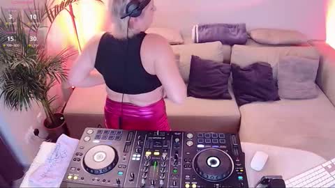 Snapshot of forbiddenkitty chatting on 11-08-25, 04:07 Forbidden Kitty online show from 11-08-25, 04:07